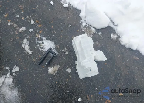 2021 Toyota Prius Le Awd-E z USA, uszkodzony, nr VIN JTDL9MFU2M3026902